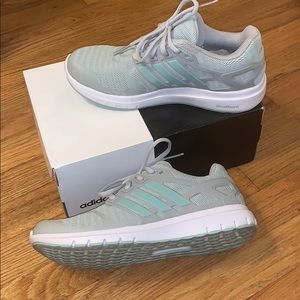 Adidas cloadfoam size 7